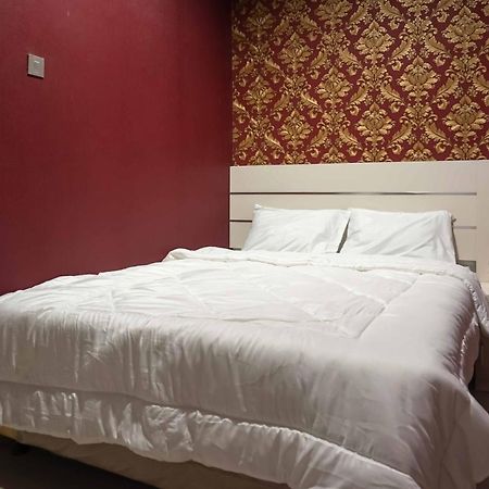 מלון Omah Kalimosodo Mitra Reddoorz Near Stasiun Malang Kota Baru מראה חיצוני תמונה