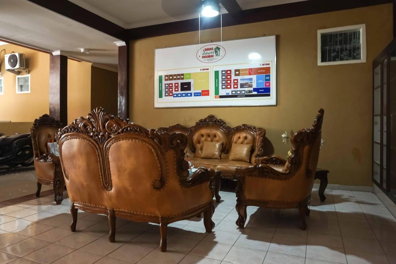 מלון Omah Kalimosodo Mitra Reddoorz Near Stasiun Malang Kota Baru מראה חיצוני תמונה