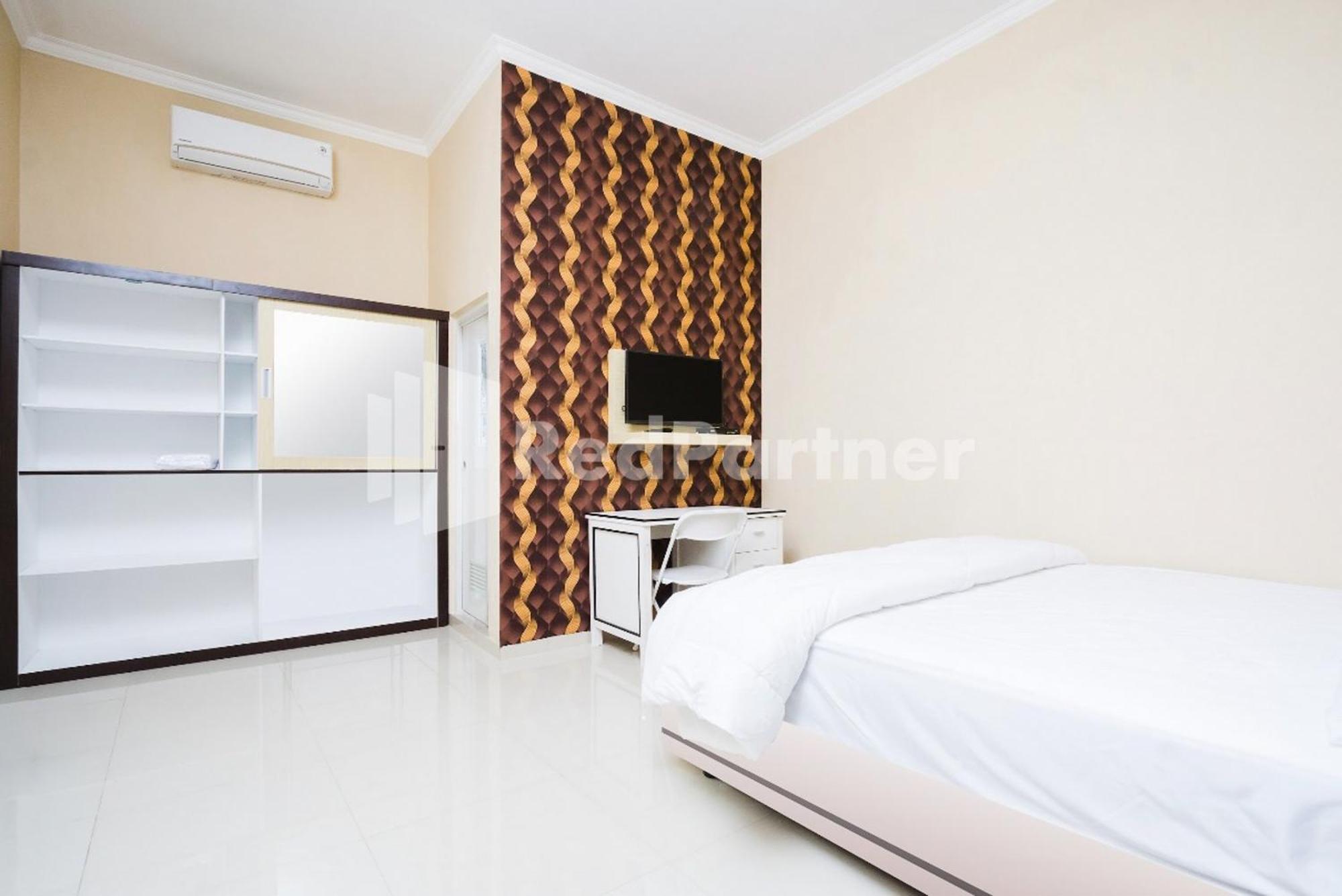 מלון Omah Kalimosodo Mitra Reddoorz Near Stasiun Malang Kota Baru מראה חיצוני תמונה