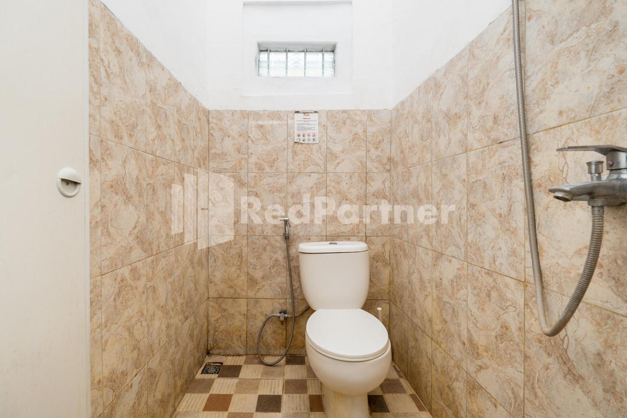 מלון Omah Kalimosodo Mitra Reddoorz Near Stasiun Malang Kota Baru מראה חיצוני תמונה