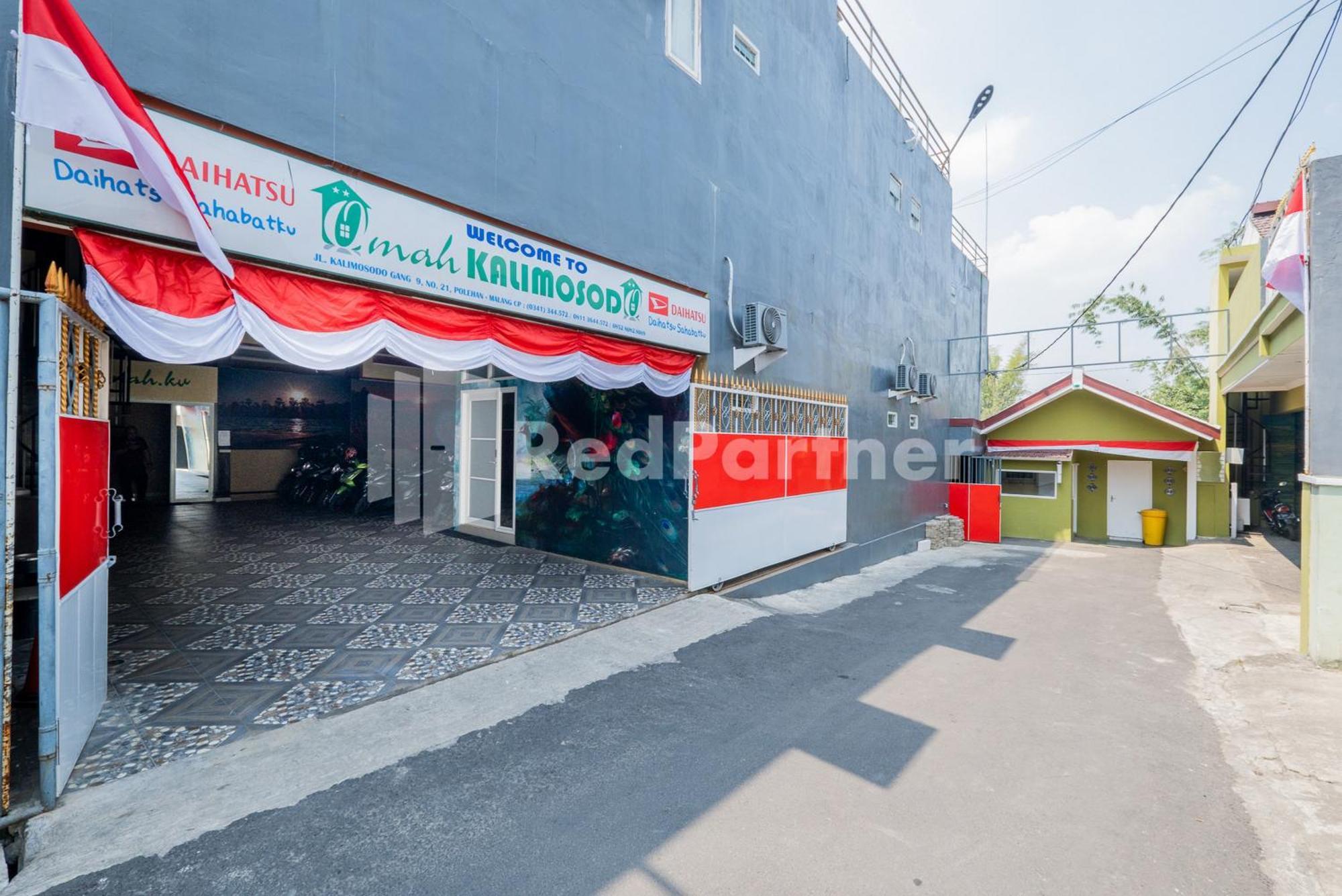 מלון Omah Kalimosodo Mitra Reddoorz Near Stasiun Malang Kota Baru מראה חיצוני תמונה